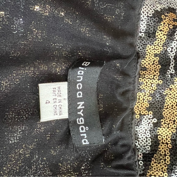 Peter Nygard Black and Gold Sequin Halter Top - Picture 5 of 5